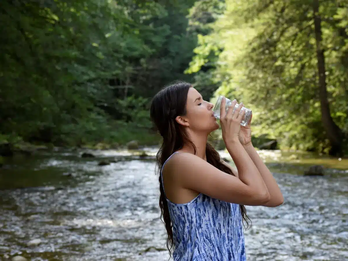 Boire de l'eau pour améliorer le draina lymphatique brésilien Fabulous Vibes 47 Agen Lot et Garonne